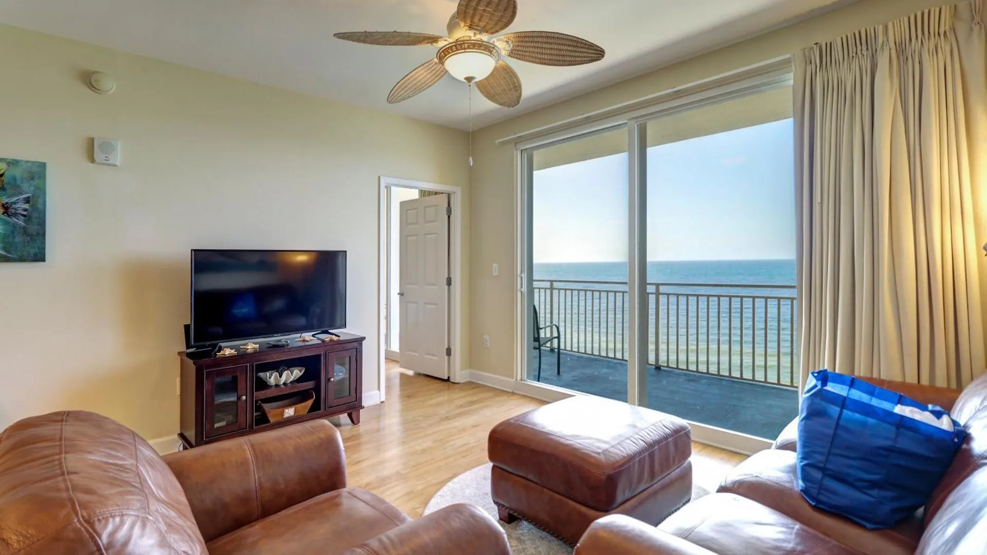 Gulf Front! 2 Bedroom 2 Ba! 11Th Floor Condo + Condo Amenities! Panama City Beach 0*,