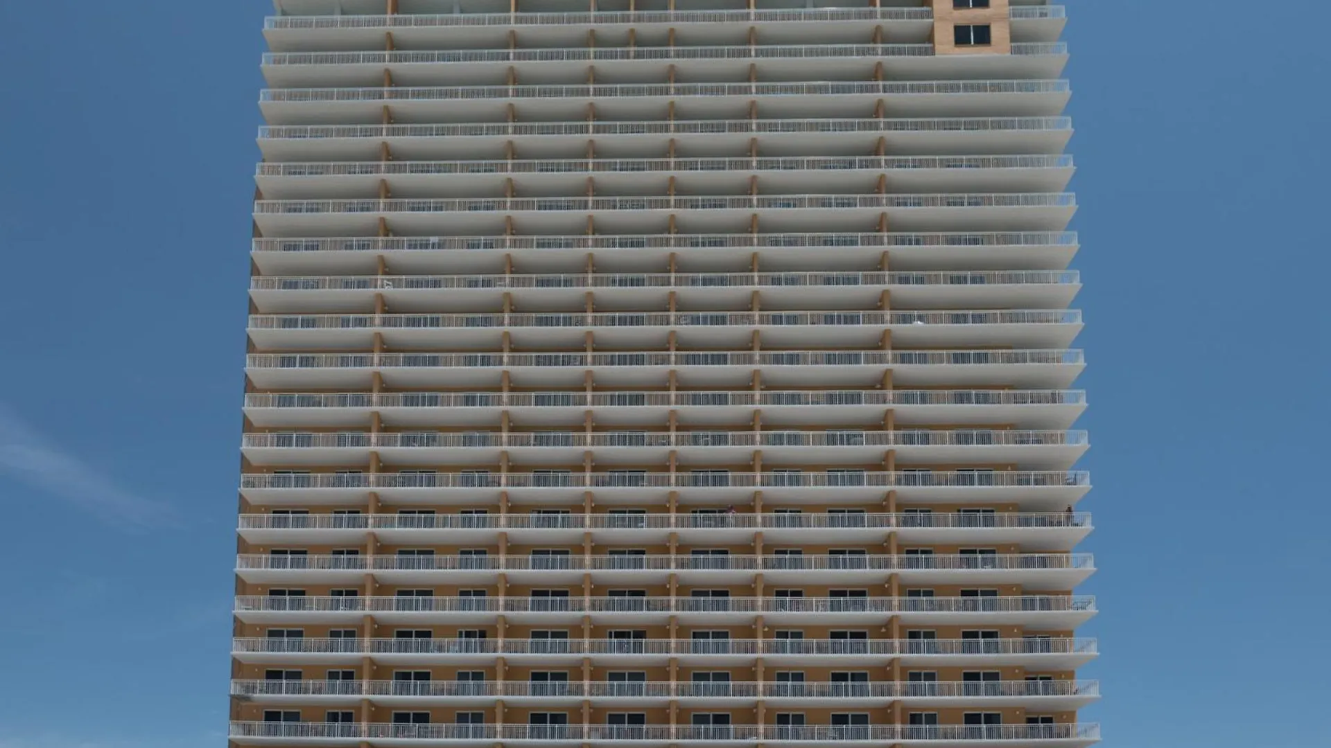 Gulf Front! 2 Bedroom 2 Ba! 11Th Floor Condo + Condo Amenities! Panama City Beach Holiday home
